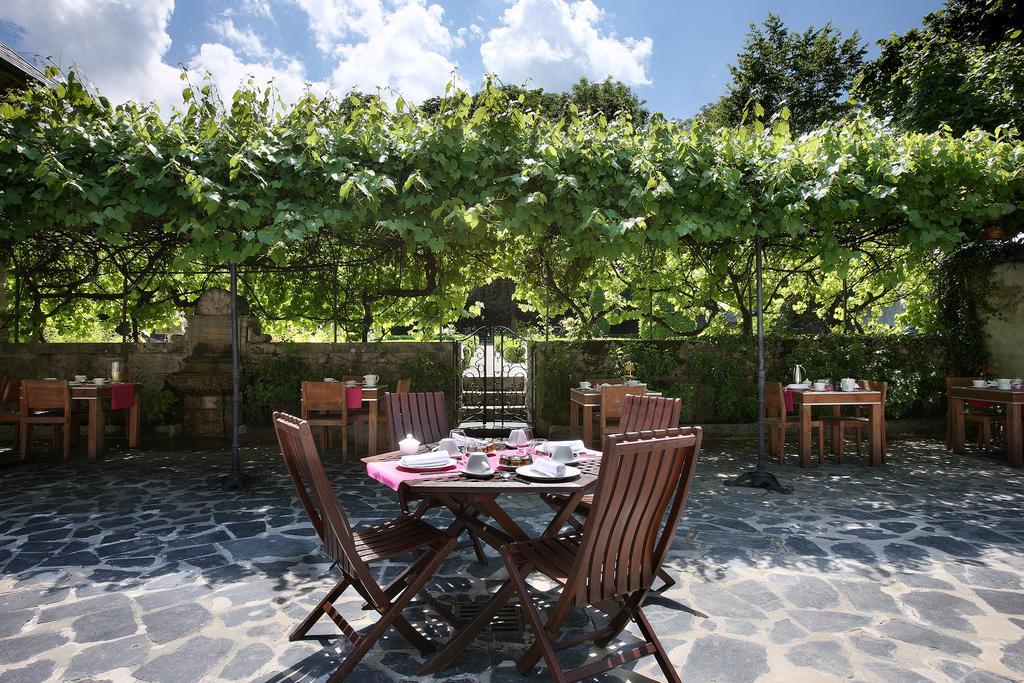 Hotel Les Saints Peres Montagnole Exterior foto